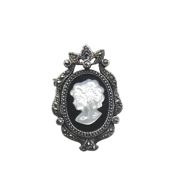 925 Sterling Silver Black Onyx Mother of Pearl Cameo Brooch Pin VTG - Picture 1 of 5